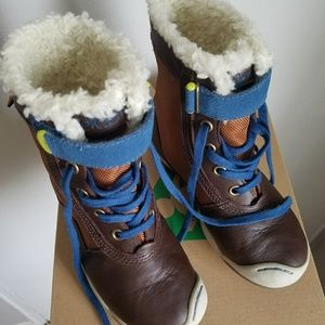 Plae boots